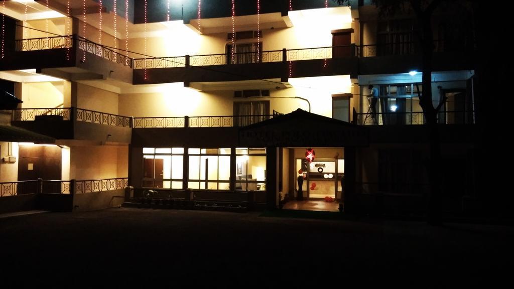 波罗兰花酒店 Tura 外观 照片