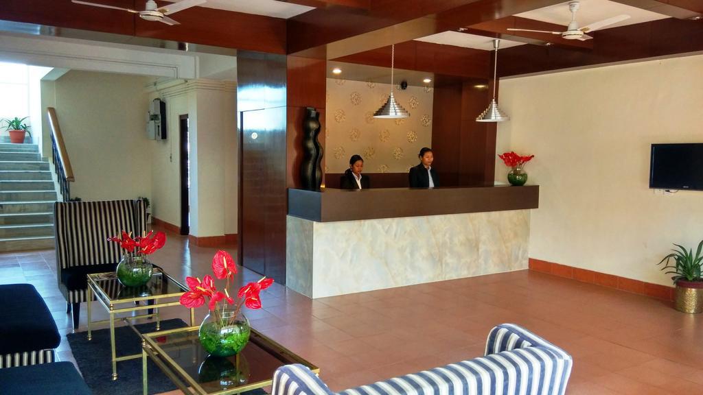 波罗兰花酒店 Tura 外观 照片